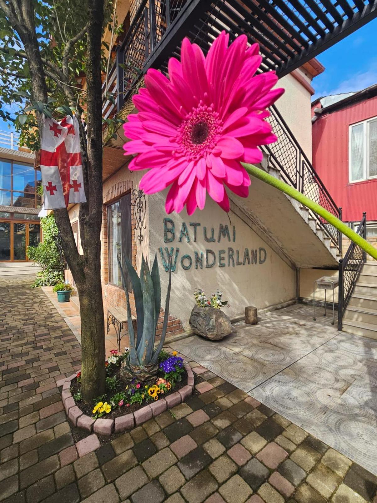 Batumi Wonderland Hotel Exterior foto
